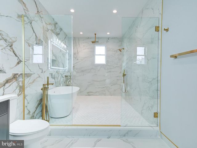 1019 E PALMER ST, Philadelphia, PA 19125