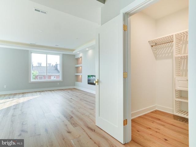 1019 E PALMER ST, Philadelphia, PA 19125