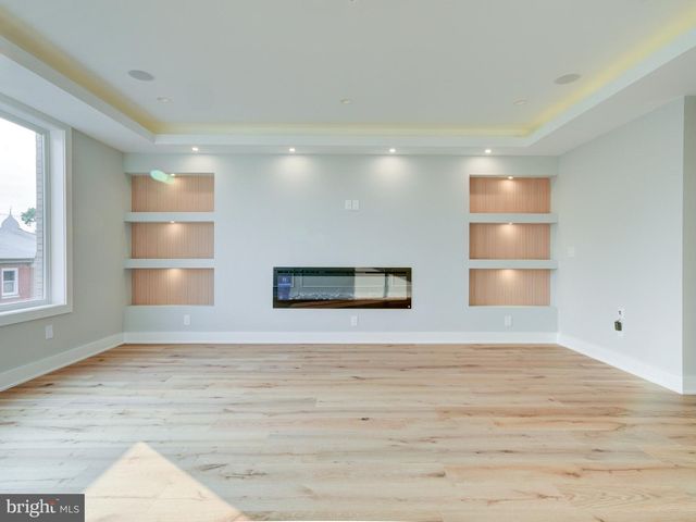 1019 E PALMER ST, Philadelphia, PA 19125