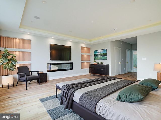 1019 E PALMER ST, Philadelphia, PA 19125