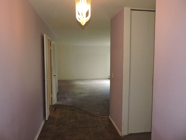 10015 Beverly Drive 105, Skokie, IL 60076