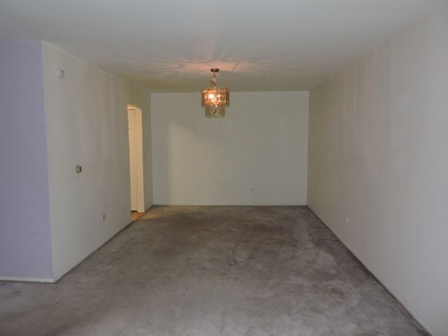 10015 Beverly Drive 105, Skokie, IL 60076