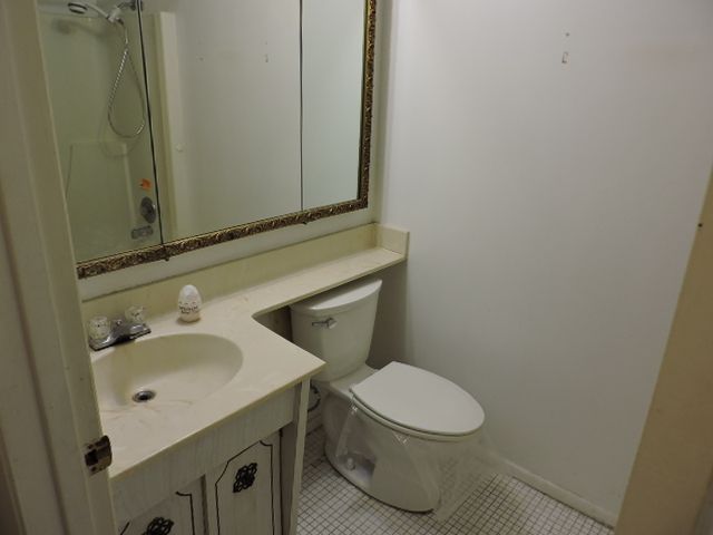 10015 Beverly Drive 105, Skokie, IL 60076