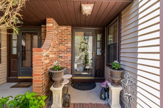 107 Bayberry Dr, Franklin Twp., NJ 08873