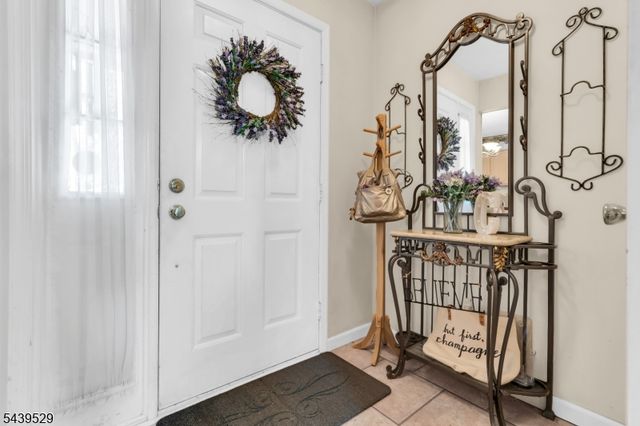 107 Bayberry Dr, Franklin Twp., NJ 08873