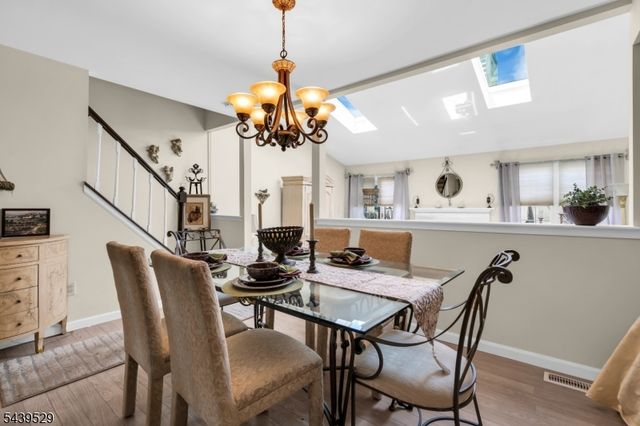 107 Bayberry Dr, Franklin Twp., NJ 08873