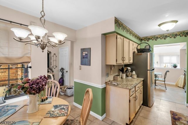 107 Bayberry Dr, Franklin Twp., NJ 08873