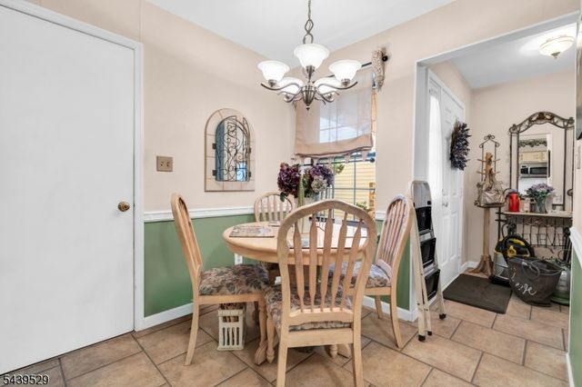 107 Bayberry Dr, Franklin Twp., NJ 08873