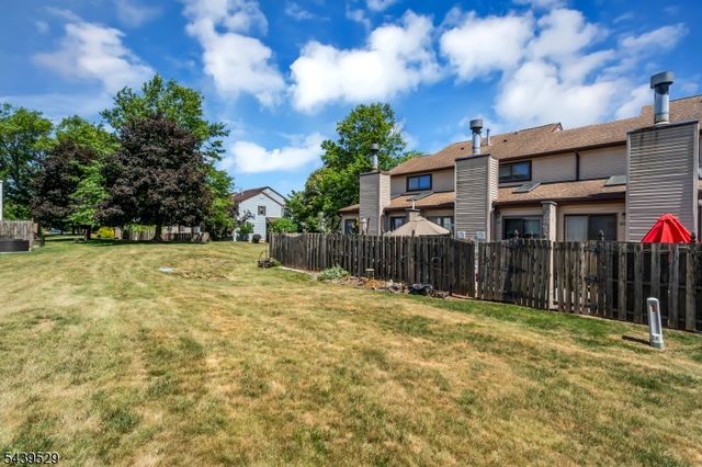 107 Bayberry Dr, Franklin Twp., NJ 08873