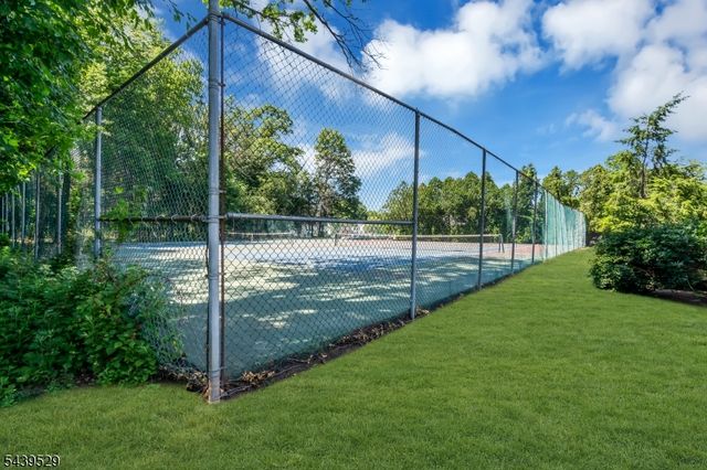 107 Bayberry Dr, Franklin Twp., NJ 08873