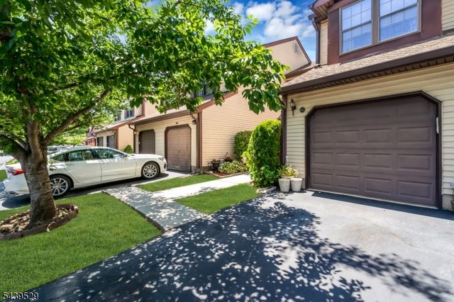 107 Bayberry Dr, Franklin Twp., NJ 08873