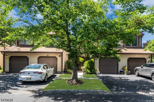 107 Bayberry Dr, Franklin Twp., NJ 08873