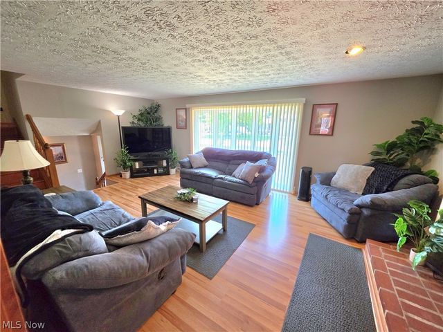 7095 Hoover Drive, Mentor, OH 44060