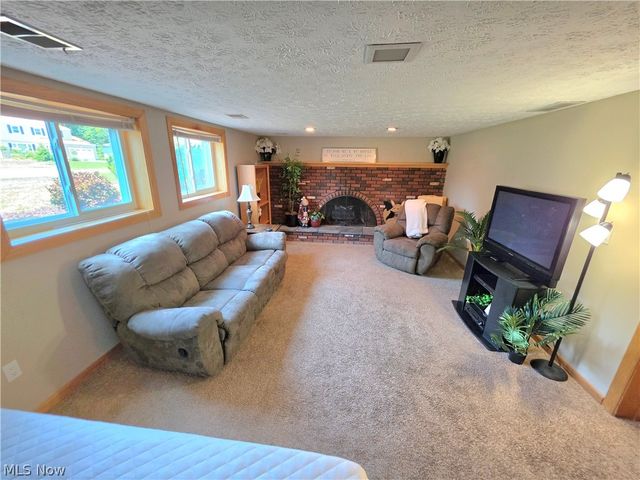 7095 Hoover Drive, Mentor, OH 44060