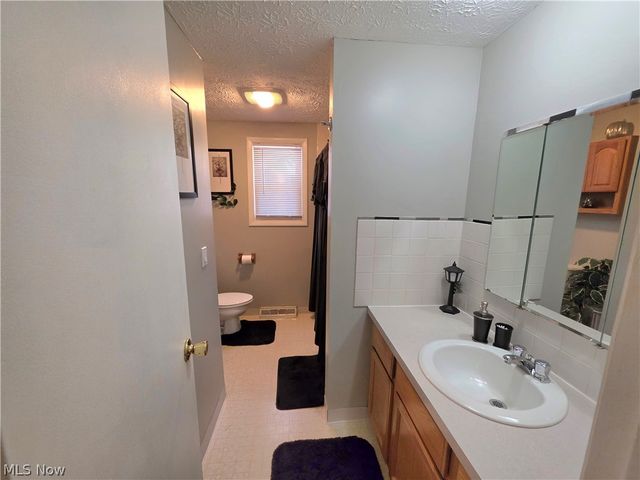 7095 Hoover Drive, Mentor, OH 44060