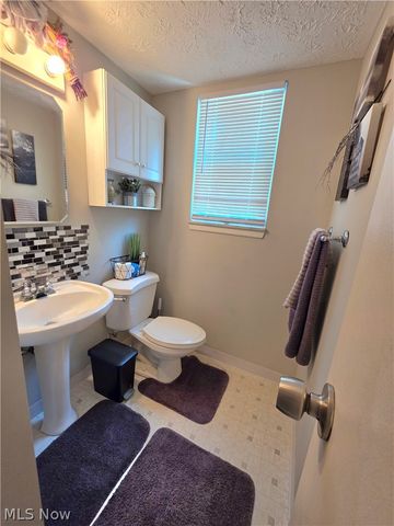 7095 Hoover Drive, Mentor, OH 44060