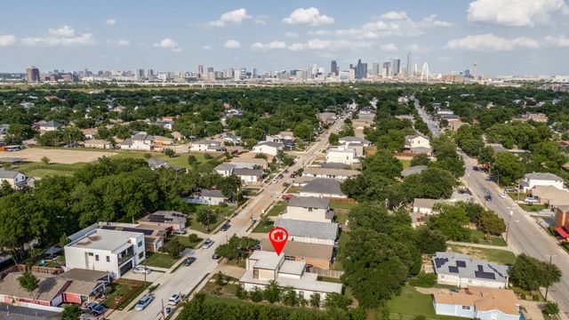 1942 McBroom Street, Dallas, TX 75212