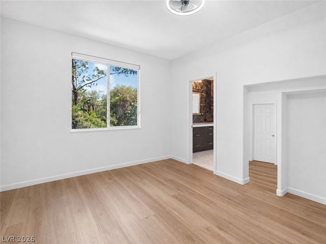 1417 Misty Moat Street, Las Vegas, NV 89117