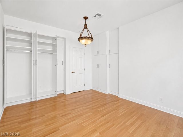 1417 Misty Moat Street, Las Vegas, NV 89117