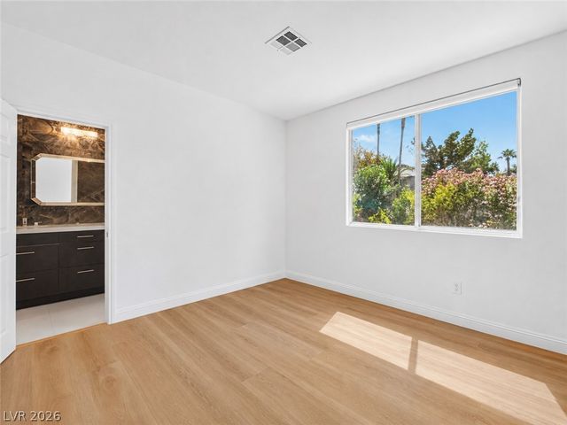 1417 Misty Moat Street, Las Vegas, NV 89117
