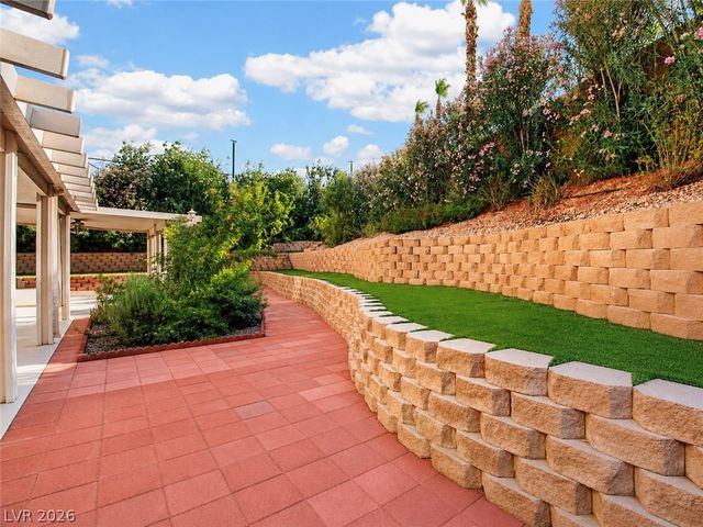 1417 Misty Moat Street, Las Vegas, NV 89117