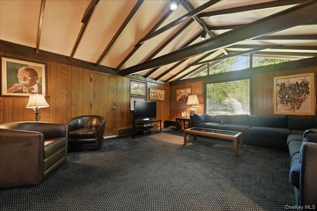 4 The Birches, Roslyn Estates, NY 11576