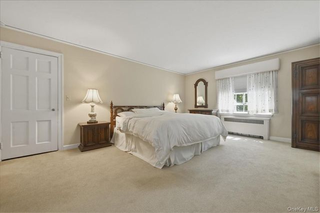 4 The Birches, Roslyn Estates, NY 11576
