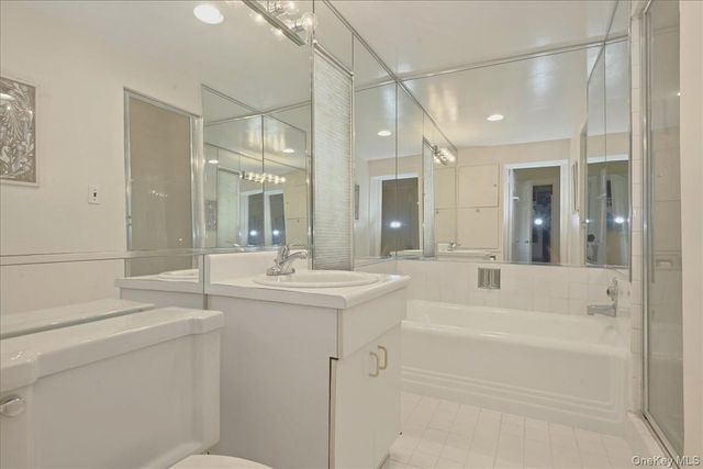 4 The Birches, Roslyn Estates, NY 11576