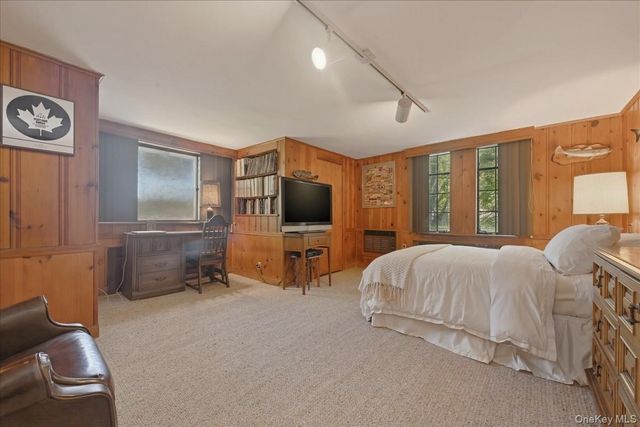 4 The Birches, Roslyn Estates, NY 11576