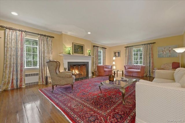 4 The Birches, Roslyn Estates, NY 11576