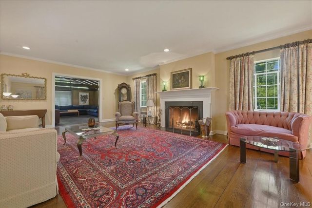 4 The Birches, Roslyn Estates, NY 11576