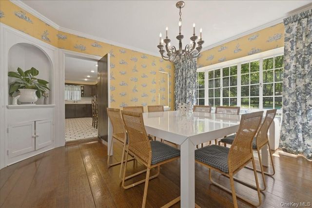 4 The Birches, Roslyn Estates, NY 11576