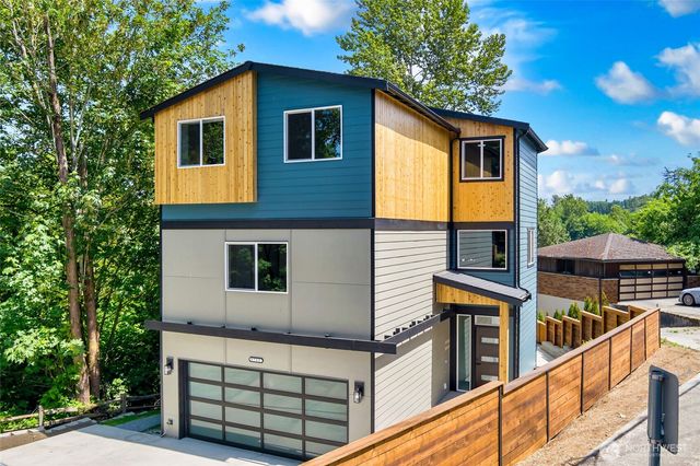 5732 Halls Lake Way, Lynnwood, WA 98036