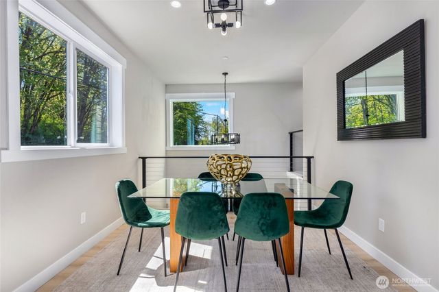 5732 Halls Lake Way, Lynnwood, WA 98036