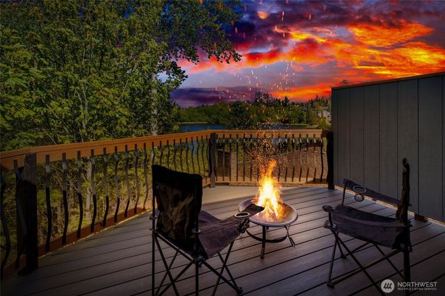 5732 Halls Lake Way, Lynnwood, WA 98036