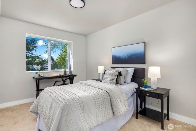 5732 Halls Lake Way, Lynnwood, WA 98036