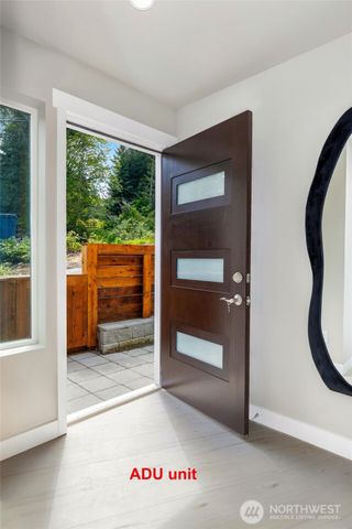 5732 Halls Lake Way, Lynnwood, WA 98036