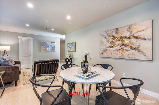 5732 Halls Lake Way, Lynnwood, WA 98036