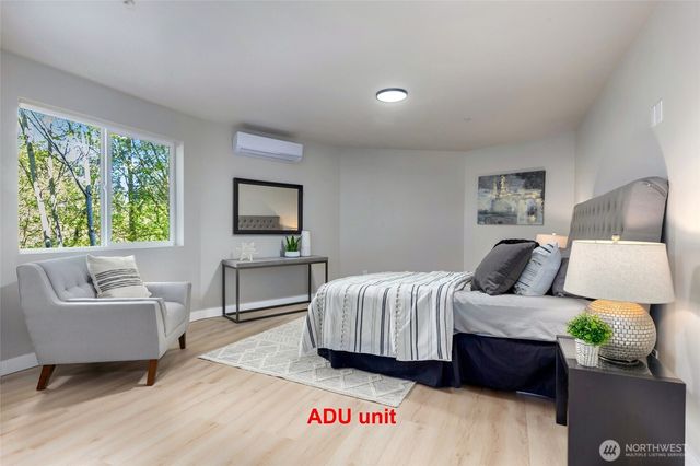 5732 Halls Lake Way, Lynnwood, WA 98036