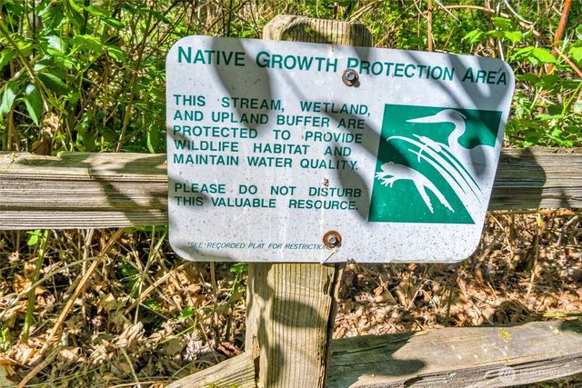 5732 Halls Lake Way, Lynnwood, WA 98036