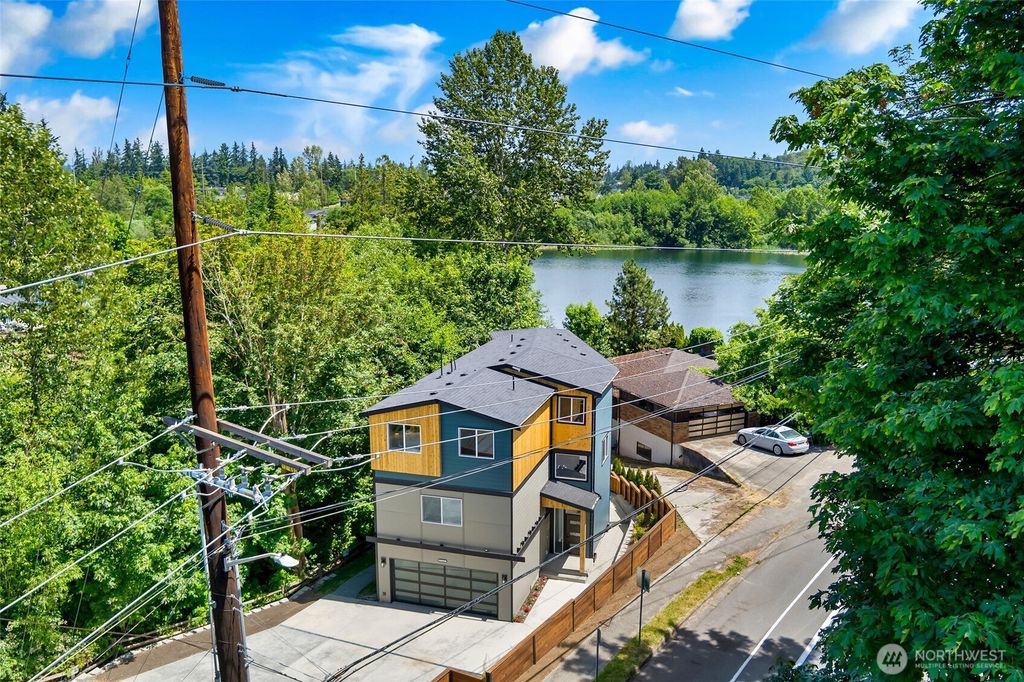 5732 Halls Lake Way, Lynnwood, WA 98036