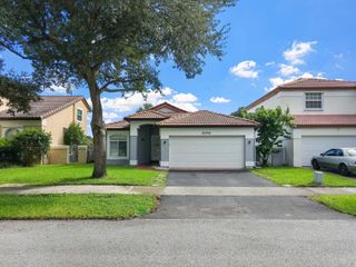 5090 NW 54th St, Coconut Creek, FL 33073