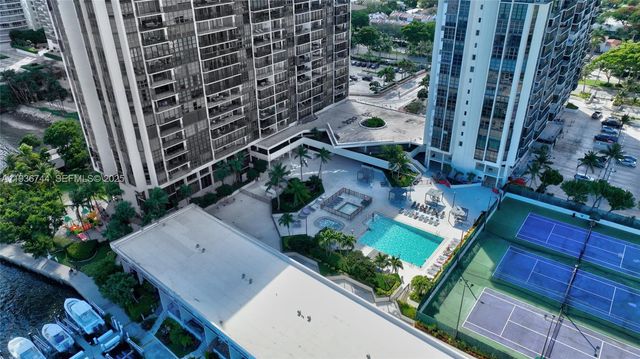 1901 Brickell Avenue B2209, Miami, FL 33129