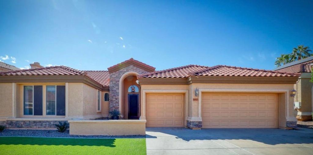 6767 W Sonnet Drive, Glendale, AZ 85308