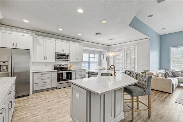 7204 S SAINT PATRICK STREET, Tampa, FL 33616