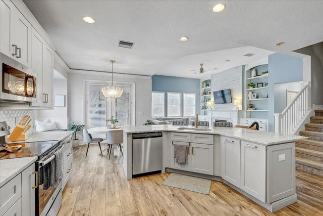 7204 S SAINT PATRICK STREET, Tampa, FL 33616