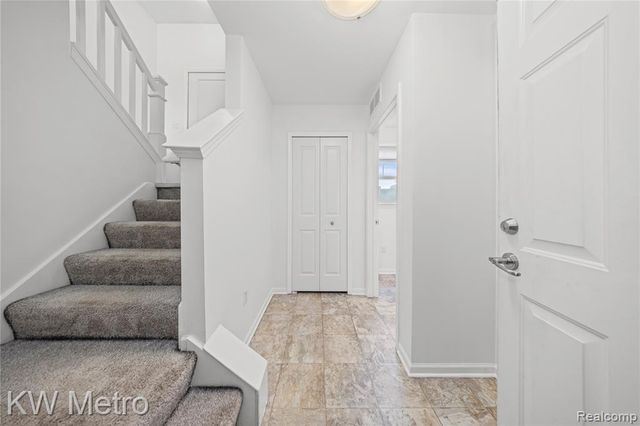 4636 Bradley Circle, Troy, MI 48085