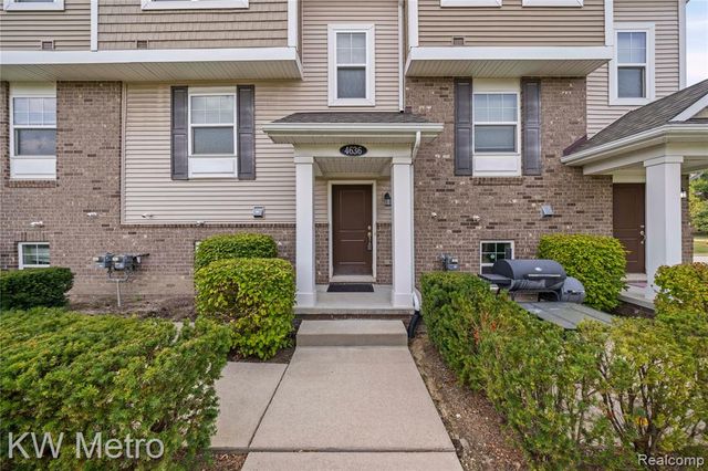 4636 Bradley Circle, Troy, MI 48085