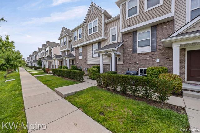 4636 Bradley Circle, Troy, MI 48085