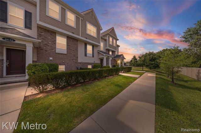 4636 Bradley Circle, Troy, MI 48085